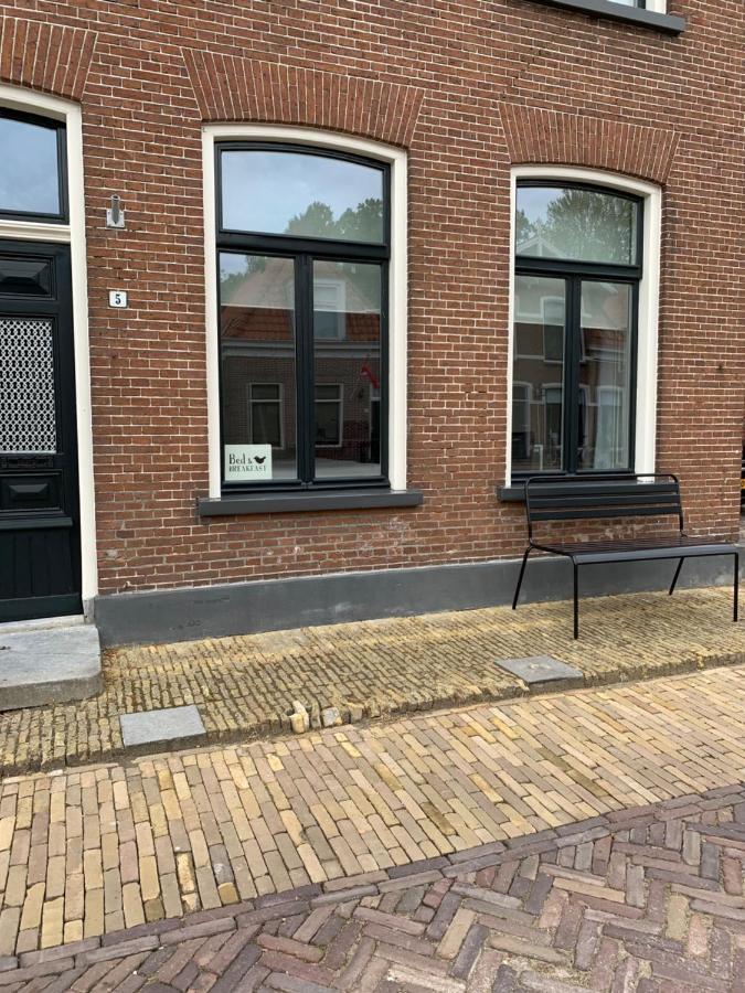 B&B Het Herenhuys Aan De Historische Gracht Van Kollum 外观 照片