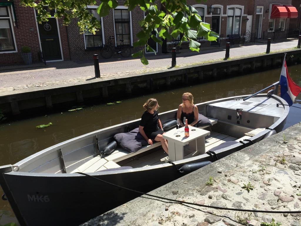 B&B Het Herenhuys Aan De Historische Gracht Van Kollum 外观 照片