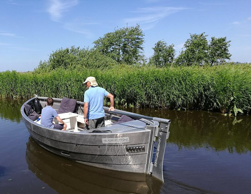 B&B Het Herenhuys Aan De Historische Gracht Van Kollum 外观 照片