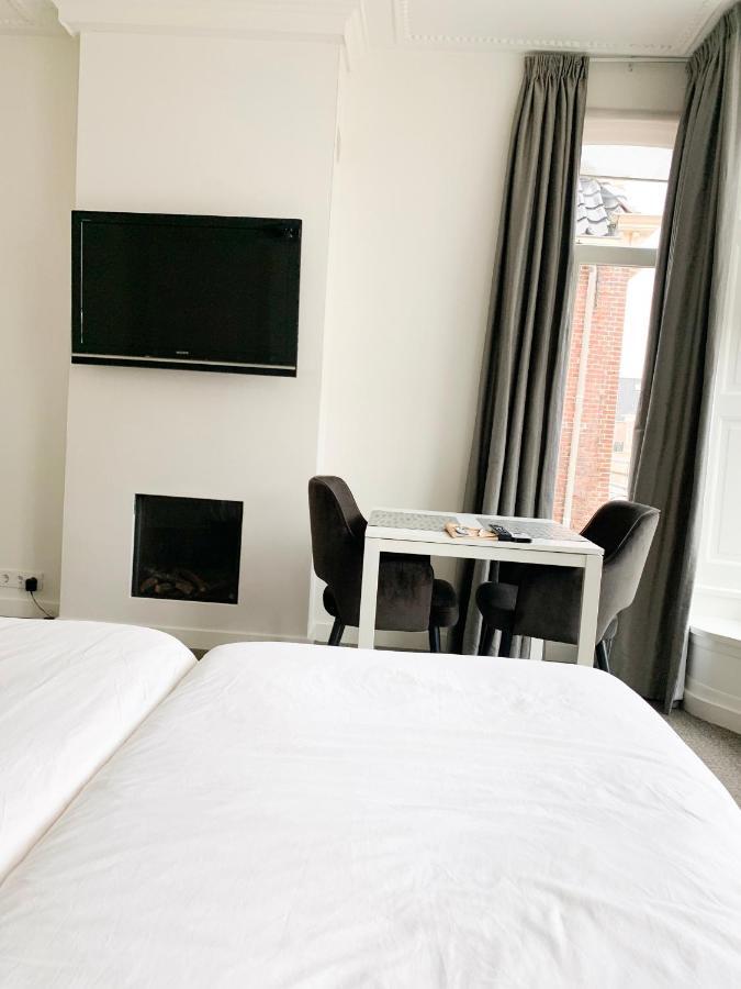B&B Het Herenhuys Aan De Historische Gracht Van Kollum 外观 照片
